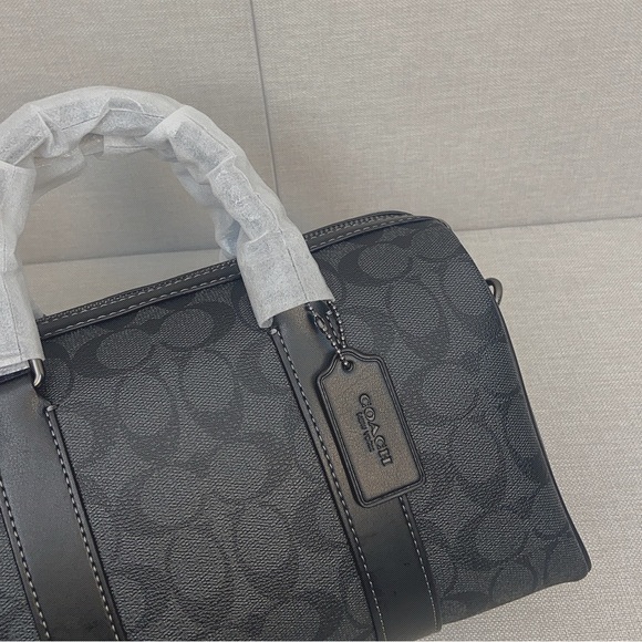 Coach Venturer Duffle 27 In Signature Canvas - Picture 2 of 9